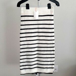 Skies Are Blue - Crochet - Black and White - Skirt